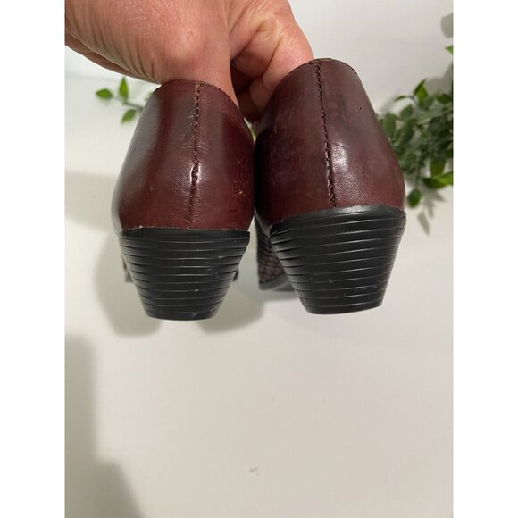 Vintage Brown Leather Slip-On Loafers With Woven Detail & Low Heel Size 7M - Picture 6 of 15